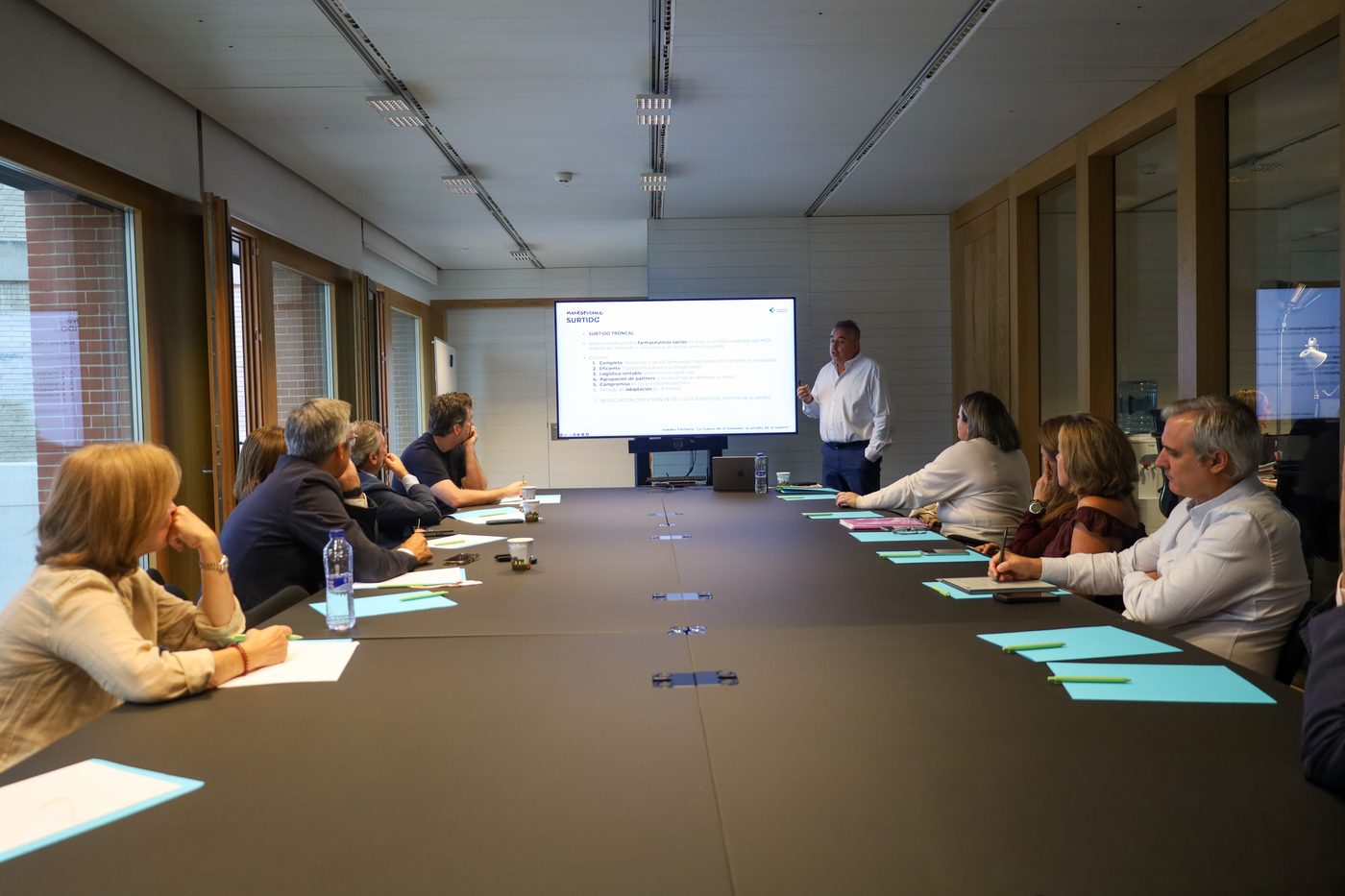 Presentación de Nuestra Farmacia ante farmacéuticos en una sala de Espacio Arquia, Madrid
